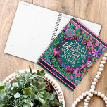 Ich kann alles Bibelverse Hübsche Blüte machen Planer<br><div class="desc">Hübsches "I Can Do All Things through Christ" Bibelverse mit einem blumenanpassbaren Planer ist der perfekte Weg, um jeden Tag bleibe. Das bunte Inspirivity Artwork ist ein großartiges personalisiertes Geschenk für Familie, Freunde, Mitarbeiter oder Lehrer. Holen Sie sich einen für sich, um das ganze Jahr über bleibe. Tägliche inspirierende Inspirivity...</div>