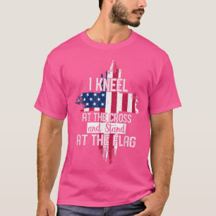 Ich knie am Kreuz und stehe am Flag Happy 4 T-Shirt