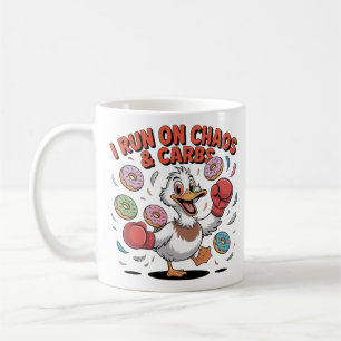 Ich laufe auf Chaos und Kohlenhydrate Lustige Ente Kaffeetasse