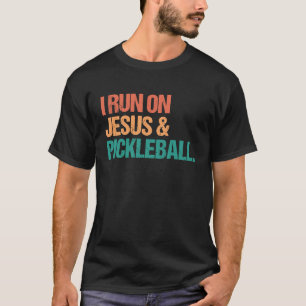 Ich Laufe Auf Jesus Und Pickleball Pickle Ball T-Shirt