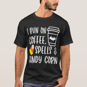 Ich laufe auf Kaffee-Zauber und Candy Corn Herbst T-Shirt