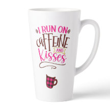 Ich laufe auf Koffein und Kisses Latte Tasse