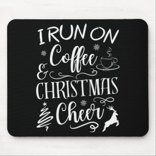 Ich laufe mit Kaffee und Weihnachtsstimmung Mousepad