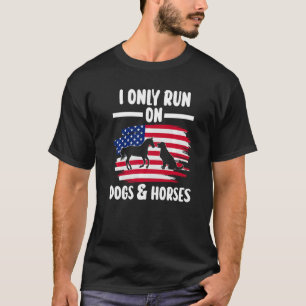 Ich laufe nur auf Hunden und Pferden Reitsport Pre T-Shirt