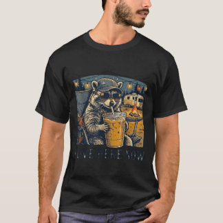 Ich lebe jetzt hier lustiger Waschbär-Campingplatz T-Shirt