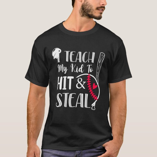 Ich lehre mein Kind, Baseball-Softball zu schlagen T-Shirt (Vorderseite)