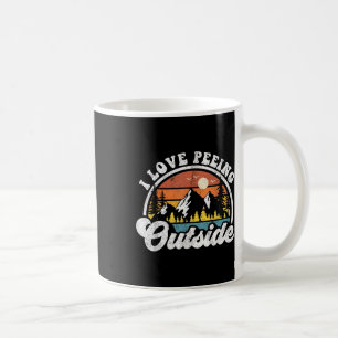 Ich liebe es, draußen zu pinkeln, lustiger Camping Kaffeetasse