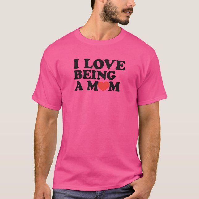 Ich liebe es, ein Muttersöhnchen zu sein T-Shirt (Vorderseite)