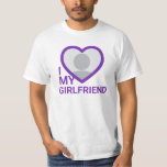 Ich Liebe Foto meiner Freundin T-Shirt<br><div class="desc">Erstellen Sie Ihren eigenen lila I Liebe My Girlfriend Foto Text T - Shirt mit diesem modernen und lustigen lila Shirt Vorlage mit einem coolen Sans Serif Schriftart und Freundin Foto in ein riesiges lila Herz. Fügen Sie Ihr eigenes Foto, Ihren Namen oder einen personalisierten Text hinzu. Machen Sie Ihr...</div>