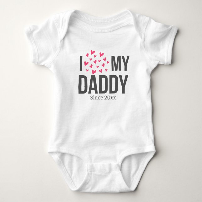 ICH LIEBE MEIN DADDY BABY SCHLIESSEN CUSTOM TEXT STRAMPLER (Vorderseite)