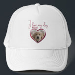 Ich Liebe mein Hund Red Heart Foto Pet Name Truckerkappe<br><div class="desc">Ich Liebe mein Hund Red Heart Foto Pet Name Trucker Hat. Ein Foto in Herzform und ein Text in trendiger Schrift. Fügen Sie Ihr Foto und Ihren Namen hinzu.</div>