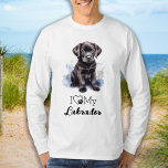 Ich Liebe mein Labrador - Niedlicher Welpenhund T-Shirt<br><div class="desc">Die perfekte Ergänzung zum Kleiderschrank eines Hundeliebhabers! Unser "I Liebe My Labrador" T - Shirt bietet ein atemberaubendes Aquarellbild eines schwarzen Labrador Retriever Welpen, komplett mit niedlichem und modernem Herz- und Pfotendesign. Egal ob Sie eine stolze Hundemutter oder ein Hundevater sind, dieses Shirt eignet sich hervorragend, um Ihre Liebe für...</div>