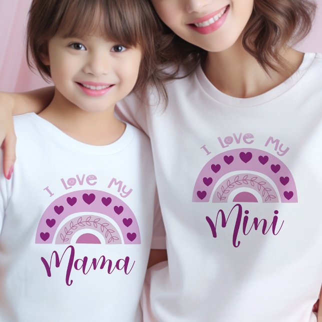 Ich Liebe mein Mini Boho Regenbogen Matching Mama  T-Shirt (Mommy and Me tees with sweet rainbow design .. mom and kid shirts sold separately)