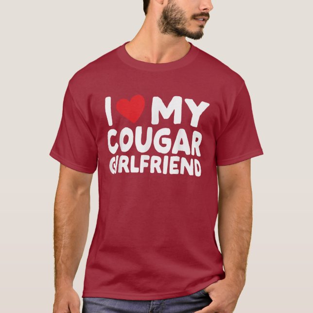 Ich Liebe meine Freundin Cougar Funny Boyfriend T-Shirt (Vorderseite)