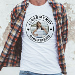 Ich Liebe Meine Freundin Einfaches Personalisierte T-Shirt<br><div class="desc">Personalisiertes "I Liebe my Hot Girlfriend", benutzerdefiniertes Text- und Foto-Shirt-Design, mit dem Sie Ihr eigenes "I Liebe my girlfriend" Shirt erstellen können. Farben und Schriftart können bearbeitet werden, klicken Sie einfach auf 'Weitere', um die Kontrolle des Designs zu erhalten. Dieser Stil ist perfekt für eine einfache, minimale, schlichte und männliche...</div>