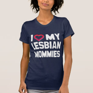 ICH LIEBE MEINE LESBISCHEN MÜTTER - -.png T-Shirt
