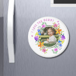 Ich LIEBE SIE MOMMY Foto farbenfroh florale Modern Magnet<br><div class="desc">Ich LIEBE YOU MOMMY Foto Colorful Floral Modern Magnete bietet Ihr Lieblings-Foto umgeben von einem blumigen Kranz von bunten Aquarellfarben-Blume. Personalisiert mit Ihrem Text wie "I Liebe you mommy" in modernen eleganten Kalligraphieskripttypografie. Perfekt zum Geburtstag, Weihnachten, Muttertag und vieles mehr. FOTO TIPP: Zentrieren Sie Ihre Fotos vor dem Hochladen nach...</div>