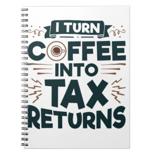 Ich mache Kaffee in Steuererklärung Buchhalter Vor Notizblock