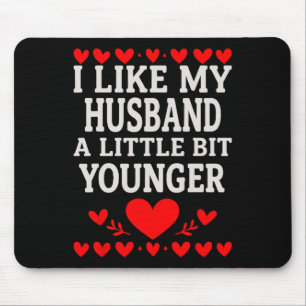 Ich mag meinen Hund zu Valentinstag ein bisschen j Mousepad