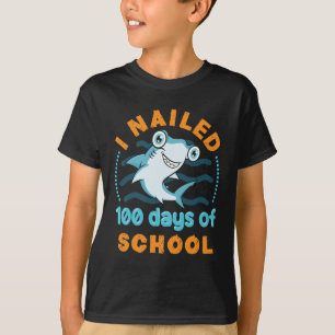 Ich nagelte 100 Tage der Schule Hammerhead Hai T-Shirt