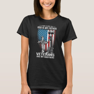 Ich nahm einen DNA Test Gott ist mein Vater Vetera T-Shirt