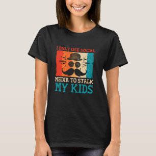 Ich nutze soziale Medien, um meine Kinder-Eltern z T-Shirt