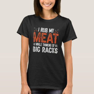 Ich reibe mein Fleisch, während ich an große Regal T-Shirt