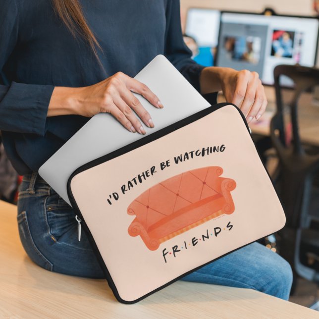 Ich schaue mir eher FRIENDS™ an Laptopschutzhülle (Von Creator hochgeladen)