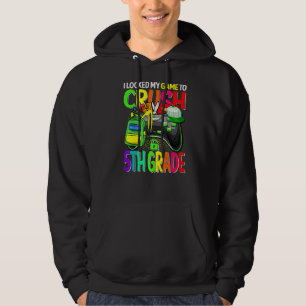 Ich schloss mein Spiel ab, um den 5. Hoodie