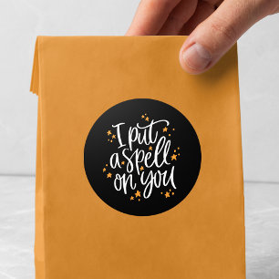 Ich setze dir einen Zauber auf Schwarz & Orange Ha Runder Aufkleber