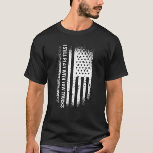 Ich spiele noch mit zwei LKWs, die zwei LKWs benut T-Shirt