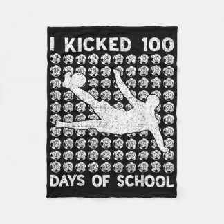 Ich startete 100 Tage Schulsoccer am 100. Tag des  Fleecedecke