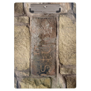 "Ich stecke fest" ein anderer Stein in der Wand Klemmbrett