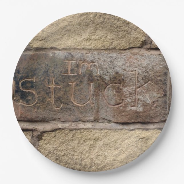 "Ich stecke fest" ein anderer Stein in der Wand Pappteller (Vorderseite)