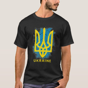 Ich stehe mit der ukrainischen Flagge, dem ukraini T-Shirt