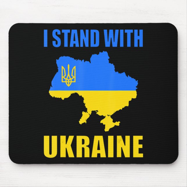 Ich stehe mit der ukrainischen Karte und ukrainisc Mousepad (Vorne)