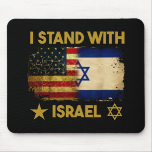Ich stehe mit Israel Shirt da, das ich mit Israel Mousepad