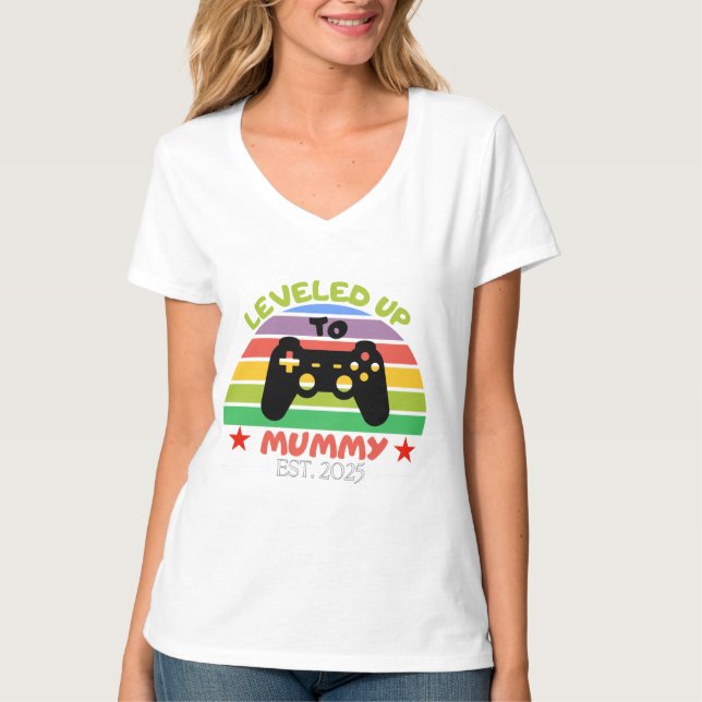 Ich stieg zu Mama Funny Gamer Est auf. 2025 Frauen T-Shirt (Vorderseite)