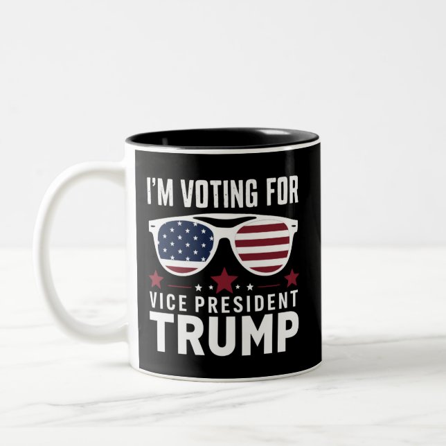 Ich stimme für die Wahl von Vizepräsident Trump 20 Zweifarbige Tasse (Links)