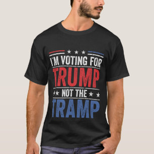Ich stimme für Trump nicht Tramp 2024 Ich bin V T-Shirt