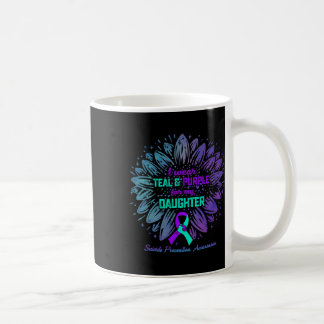 Ich trage Aquamarin und Lila für meine Tochter vor Kaffeetasse