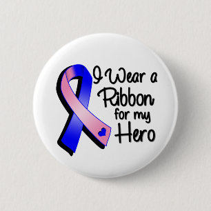 Ich trage ein rosa und blaues Band für meinen Hel Button