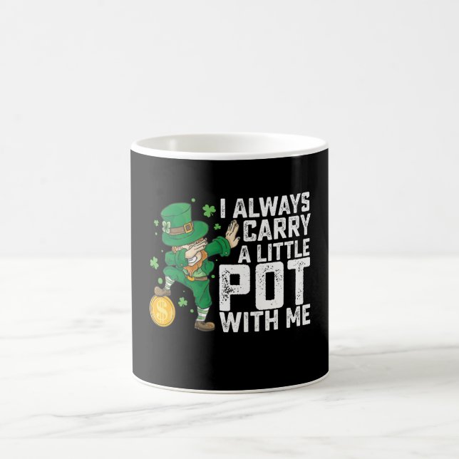 Ich trage immer einen kleinen Schinken mit mir St  Kaffeetasse (Mittel)