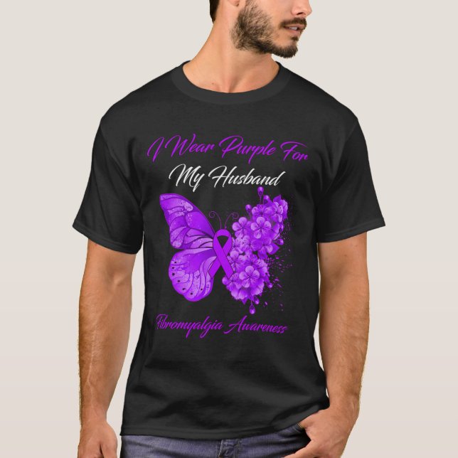 Ich trage Lila für meinen Mann Fibromyalgie-Kriege T-Shirt (Vorderseite)