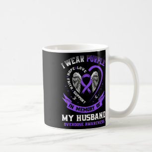 Ich trage Lila im Gedächtnis einer HIV-Überdosieru Kaffeetasse