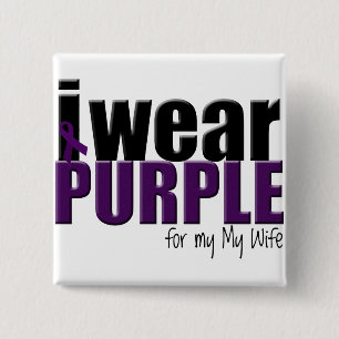 Ich trage lila, um meine Ehefrau zu stützen Button