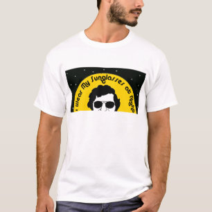 Ich trage meine Sonnenbrille nachts T-Shirt
