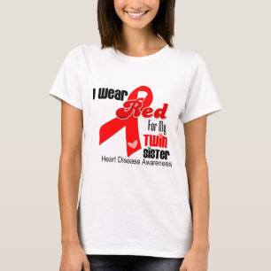 Ich trage Rot wegen meiner Zwillingsschwester Herz T-Shirt