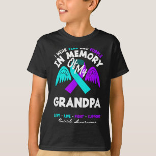 Ich trage Türkis und Lila in Erinnerung an meinen T-Shirt
