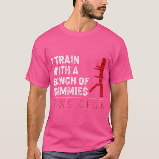Ich trainiere mit einem Haufen Dummies Funny Wing  T-Shirt
